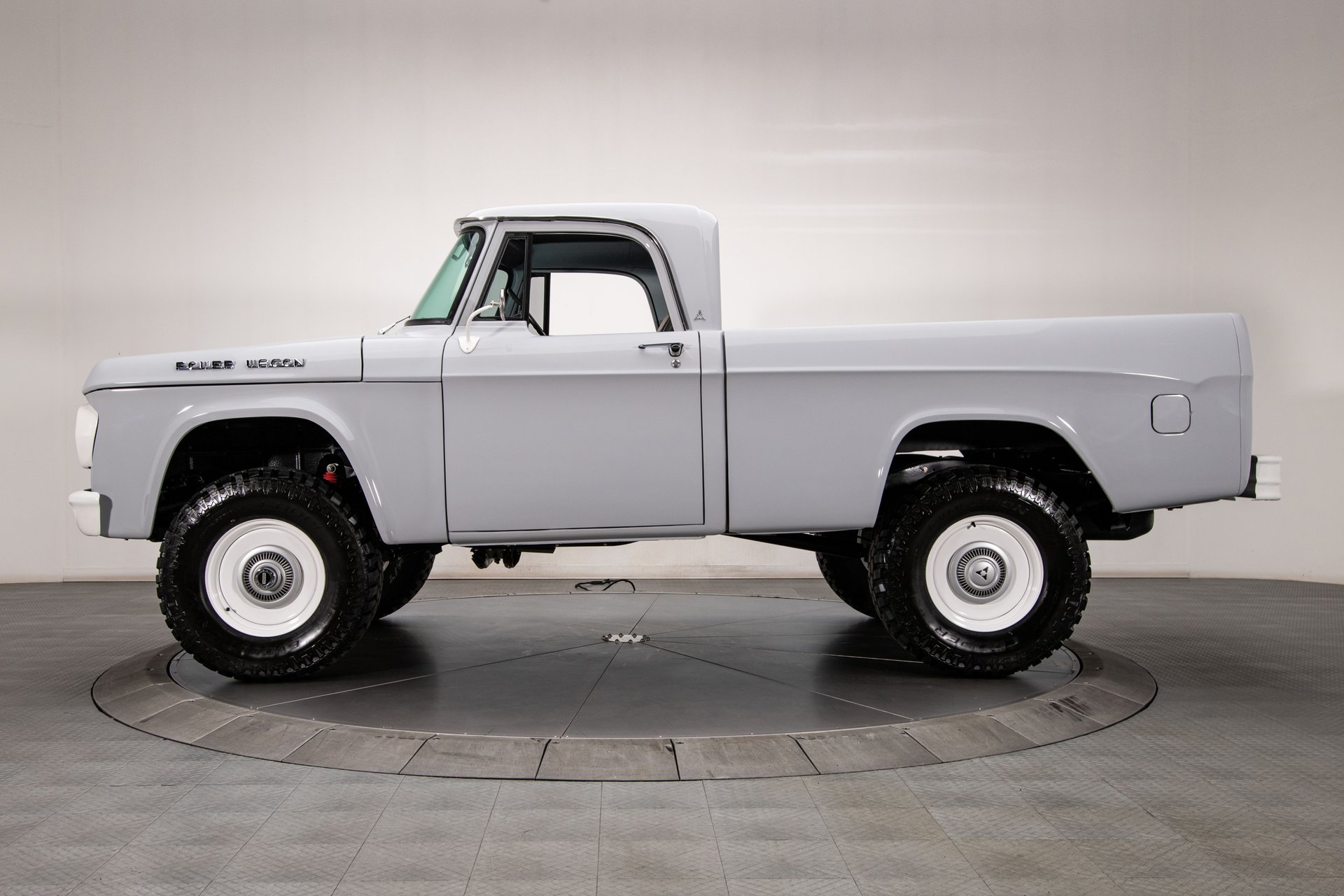 1968-dodge-power-wagon-pickup-truck (10)