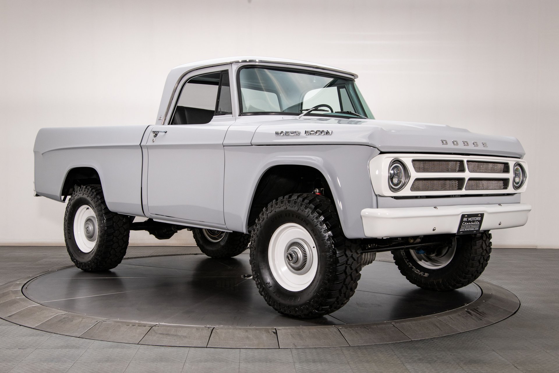 1968-dodge-power-wagon-pickup-truck (3)