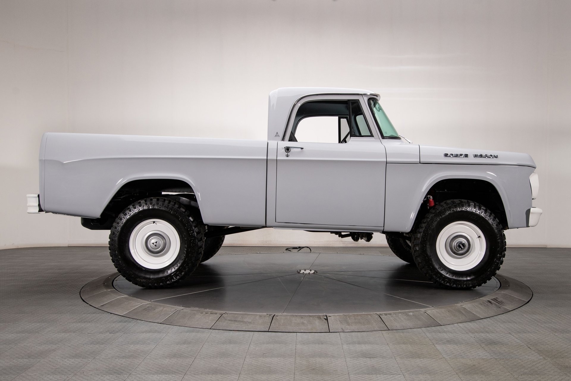 1968-dodge-power-wagon-pickup-truck (9)