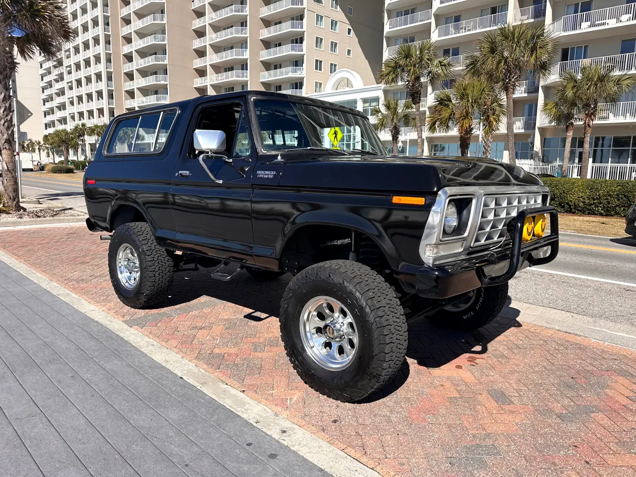 1978-ford-bronco-custom-deluxe-for-sale-02
