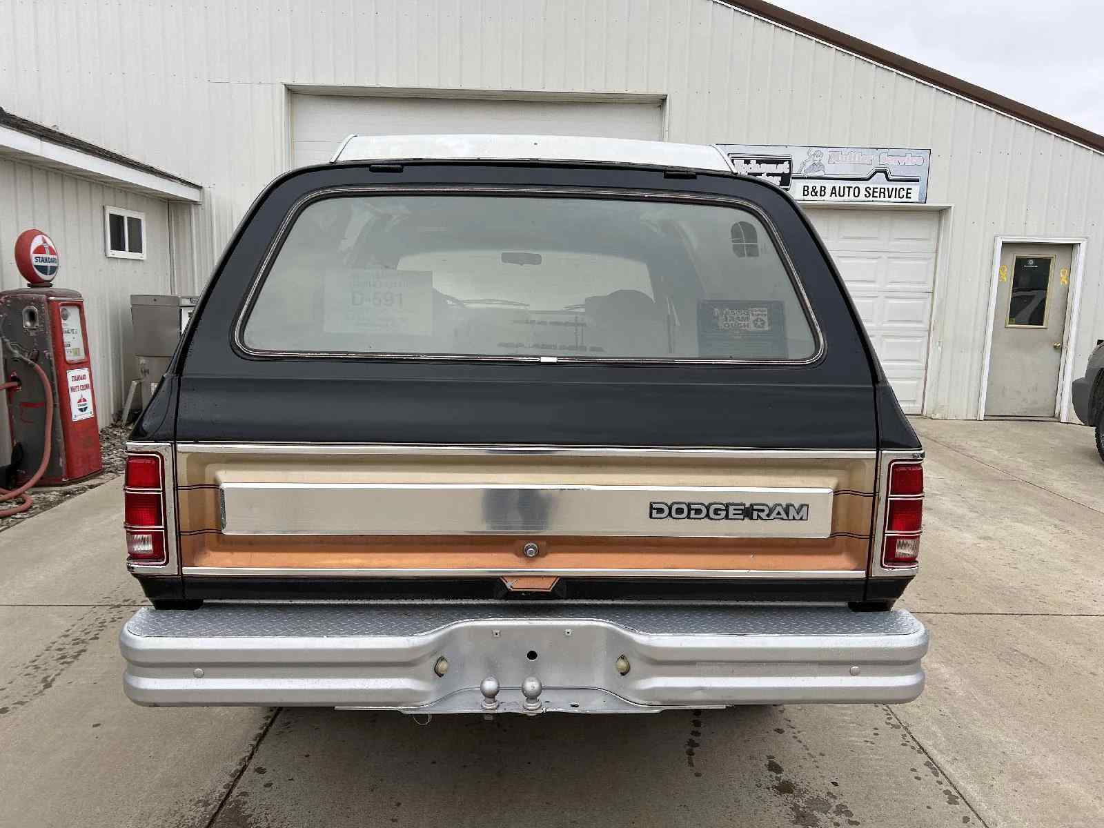 1985-dodge-ramcharger-for-sale-04