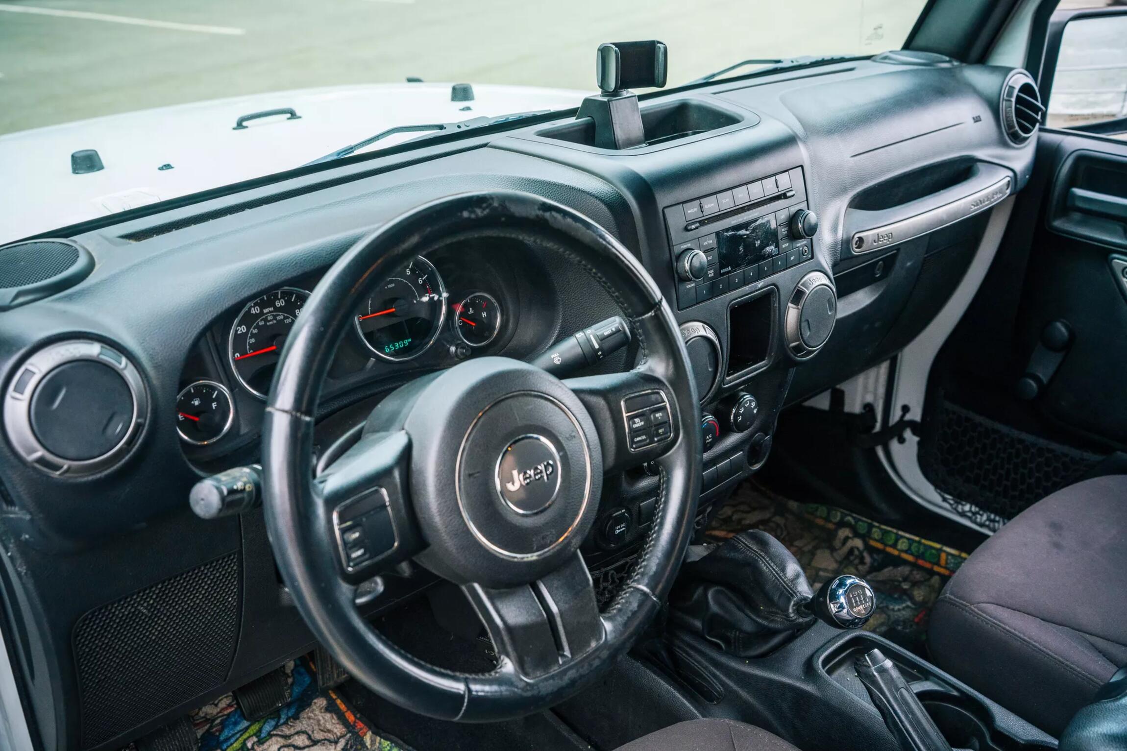 2015-jeep-wrangler-sport-240