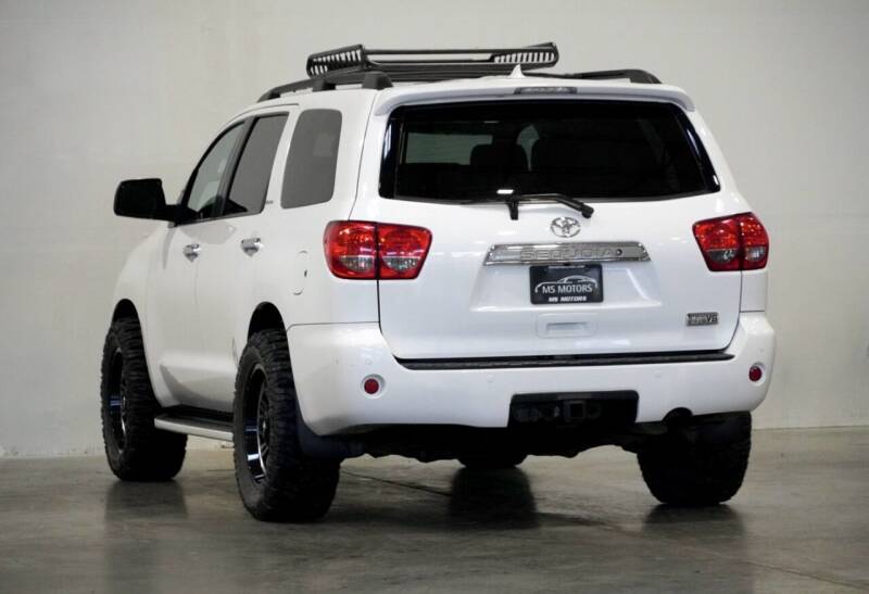 2016-toyota-sequoia-limited-4x4-4dr-suv (2)