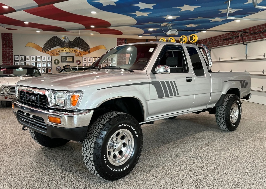 toyota-pickup-for-sale-01