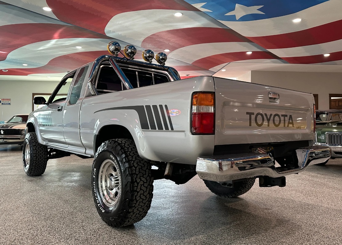 toyota-pickup-for-sale-02