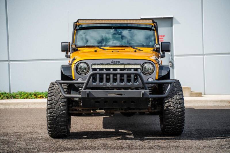 2014-jeep-wrangler-unlimited-unlimited-sahara-sport-utility-4d