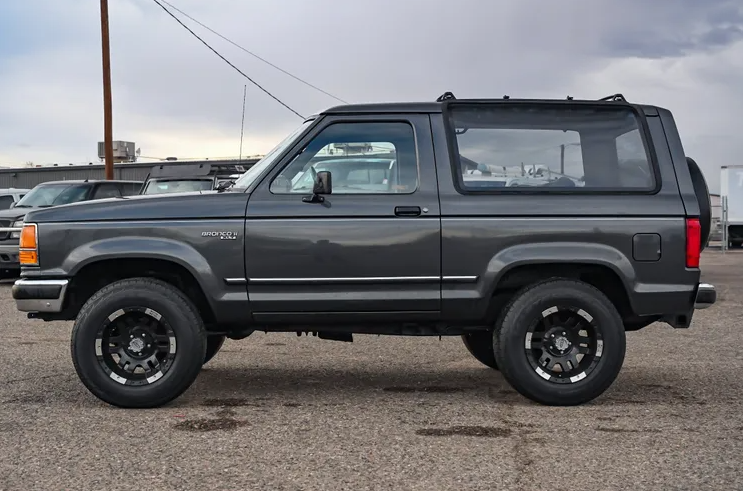ford-bronco-ii-for-sale-01