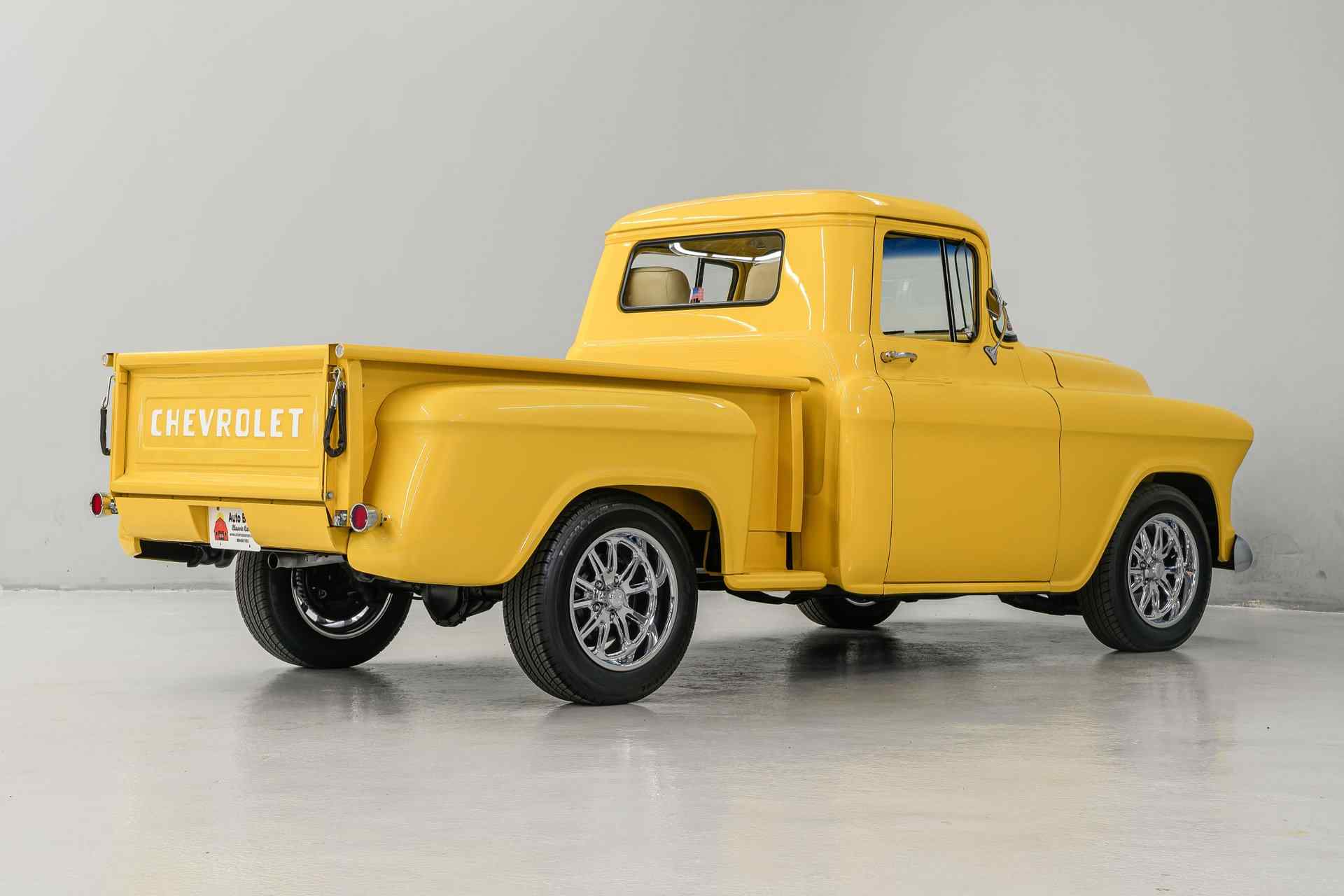 1957-chevrolet-custom-stepside-pickup-for-sale-06