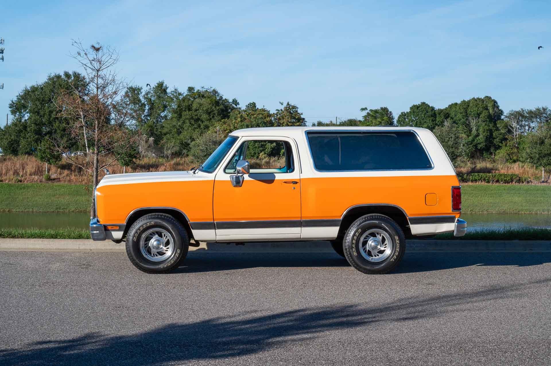 1990-dodge-ramcharger-for-sale-02