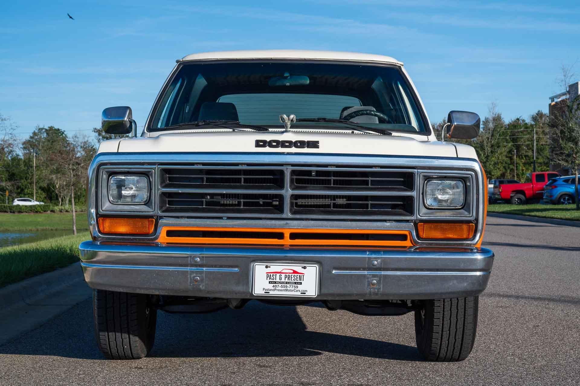 1990-dodge-ramcharger-for-sale-08