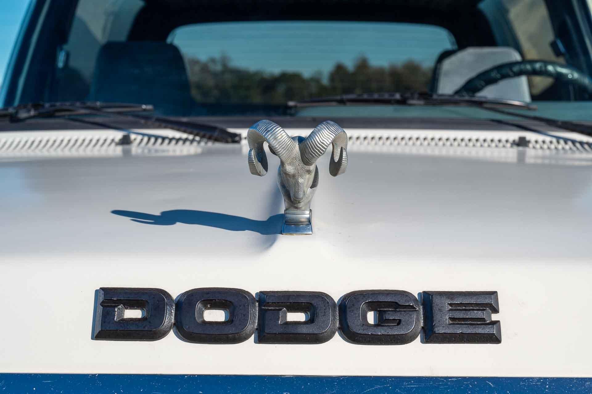 1990-dodge-ramcharger-for-sale-16