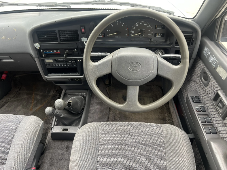 1993-Toyota-Hilux-LN107-SSR-X-02