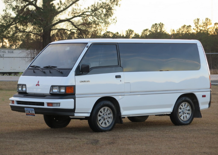 1998-mitsubishi-delica-van-14