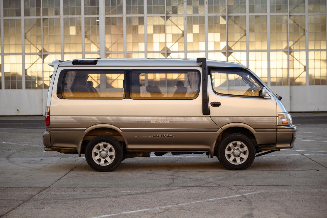 Toyota-HiAce-for-sale-03