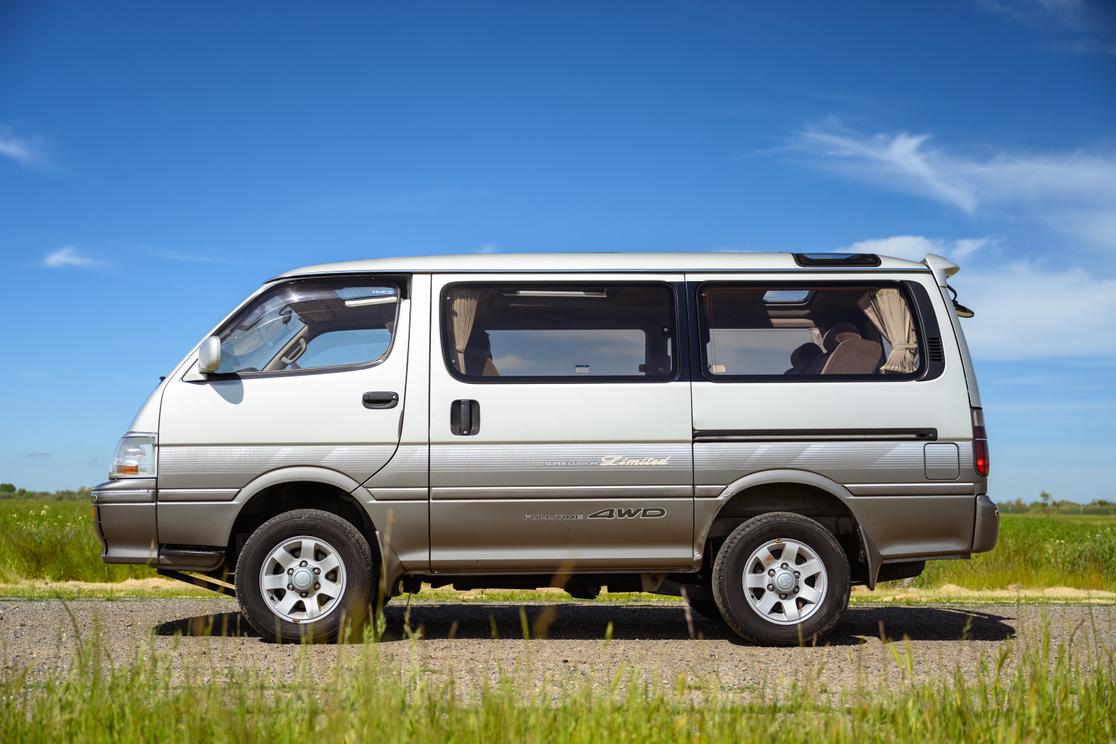 Toyota-HiAce-for-sale-07