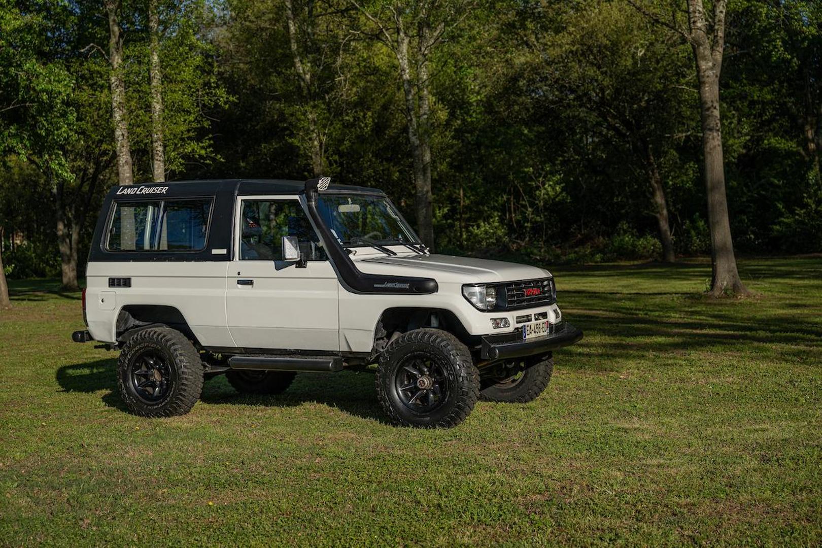 toyota-land-cruiser-4x4-for-sale-03