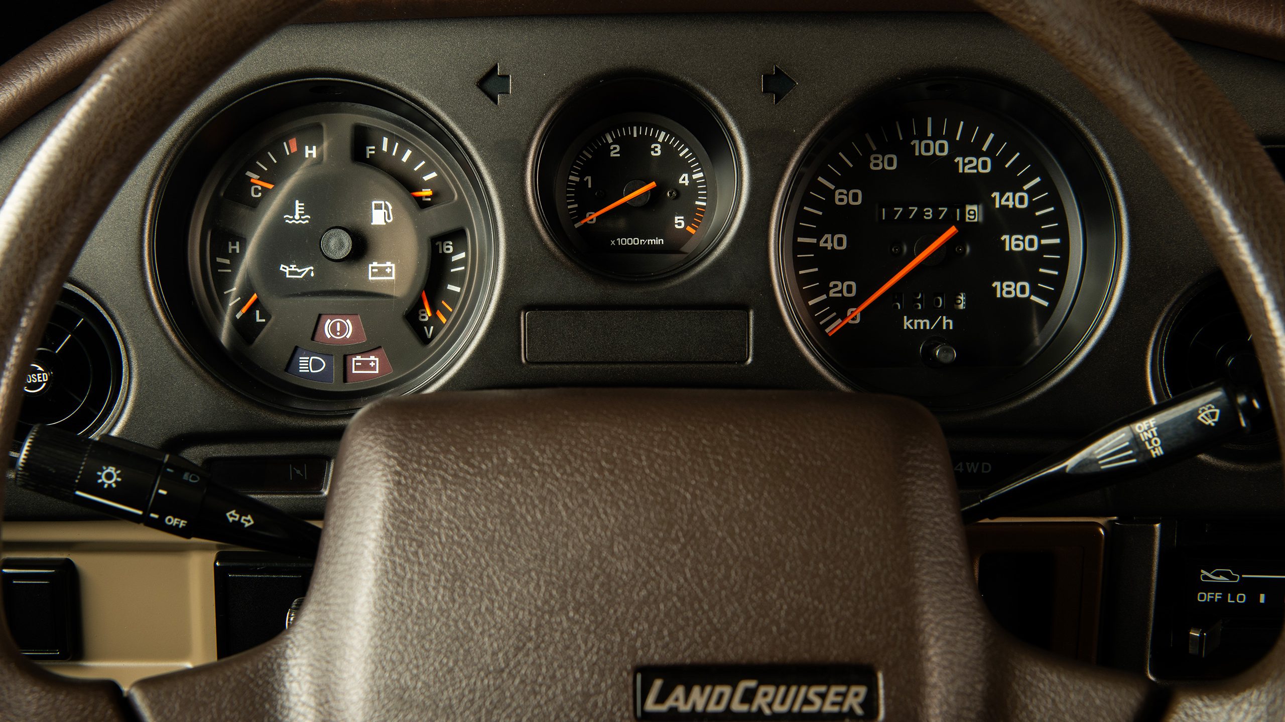 1988-toyota-land-cruiser-fj62-for-sale-16