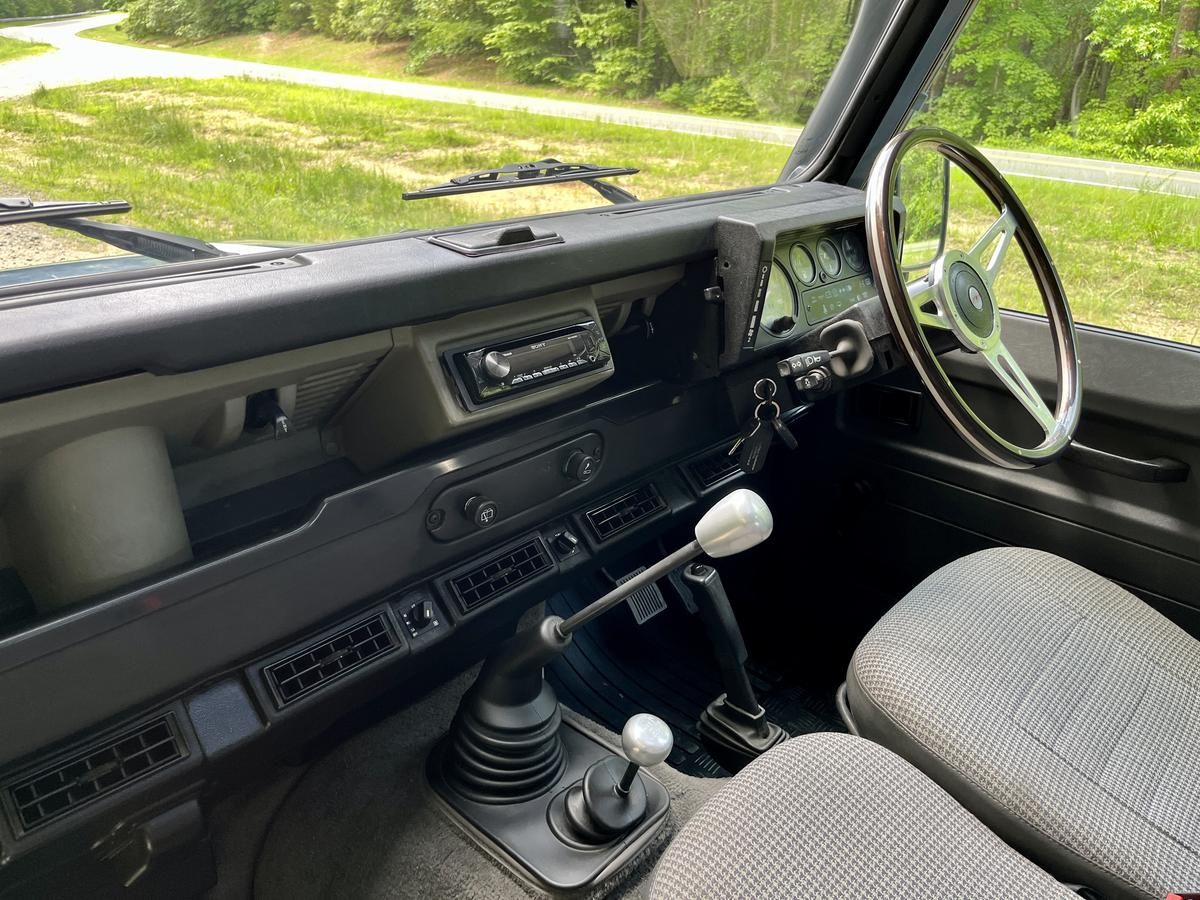 1995-land-rover-defender-90-blue-for-sale-14