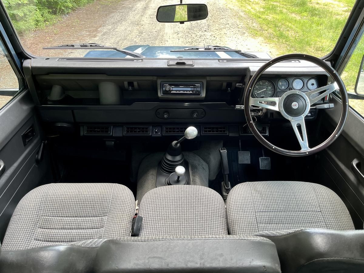 1995-land-rover-defender-90-blue-for-sale-17