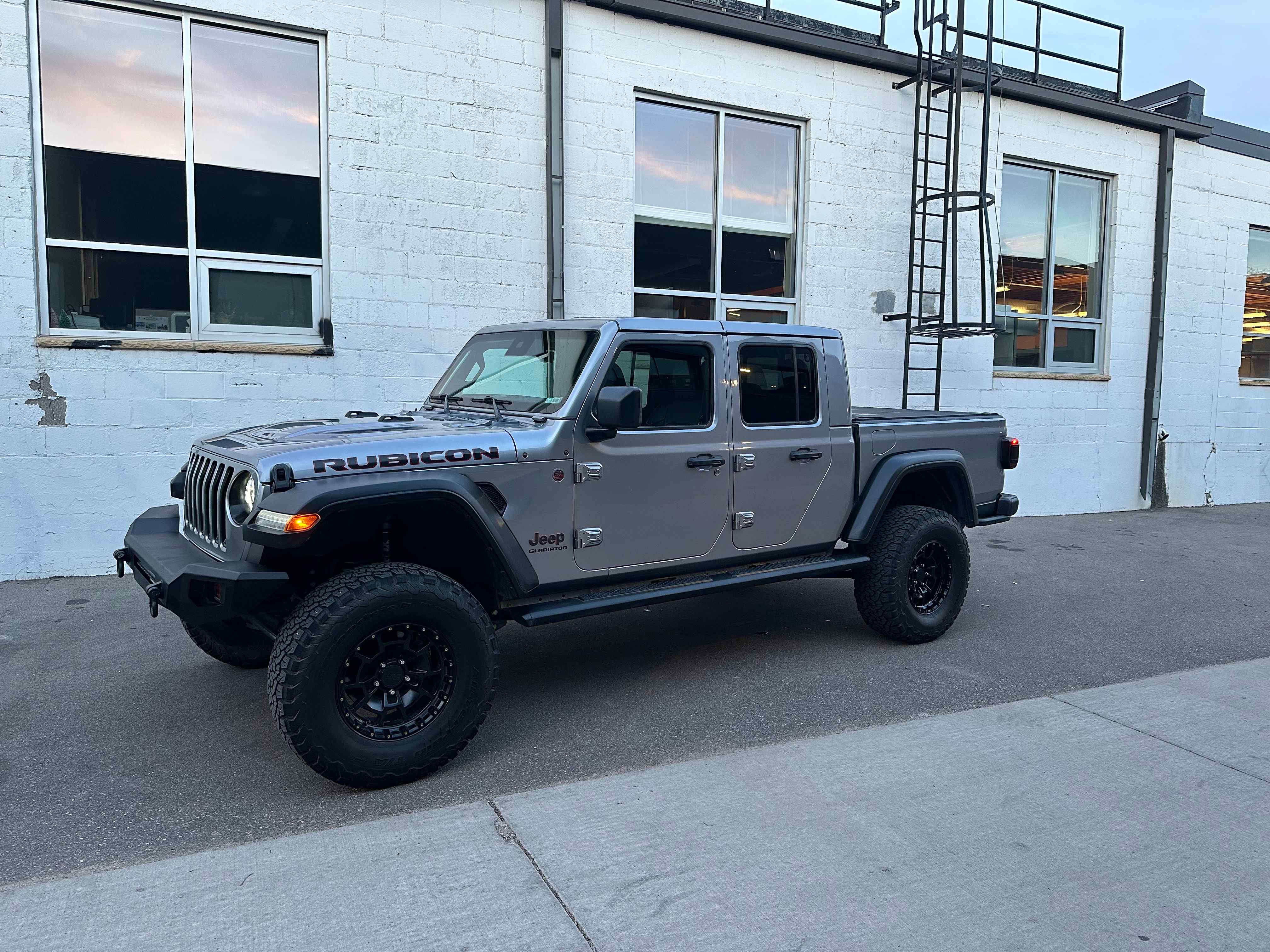 2020-jeep-gladiator-pickup-for-sale-06