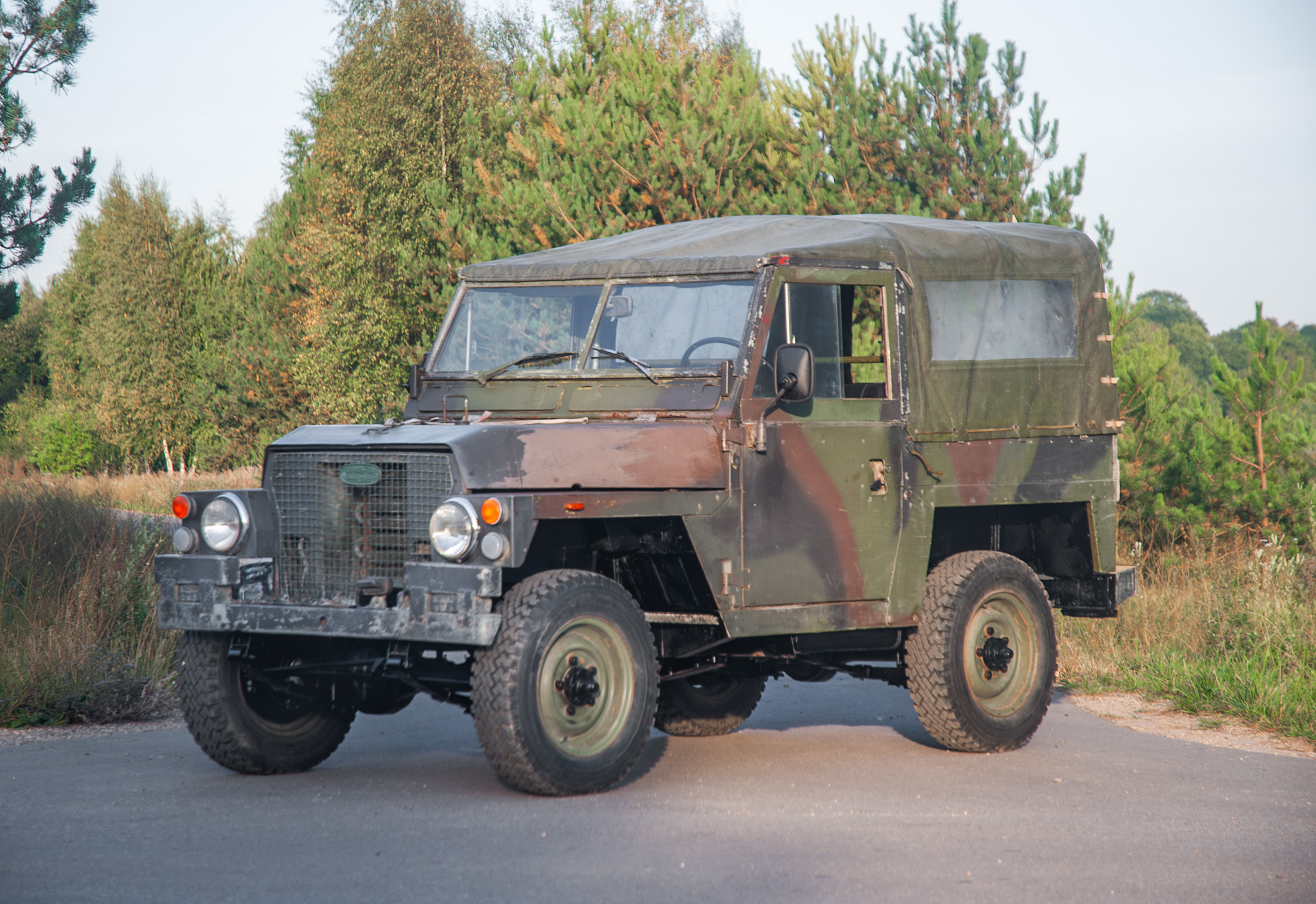 land-rover-series-iii-lightweight-for-sale-01