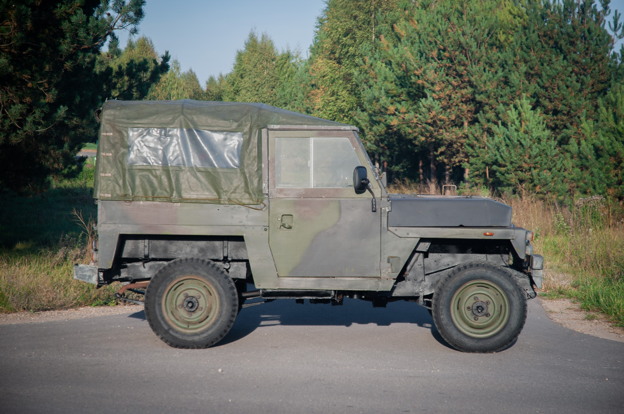 land-rover-series-iii-lightweight-for-sale-05