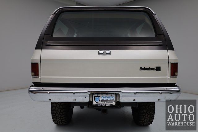 1986-chevy-suburban-k2500-4x4-06