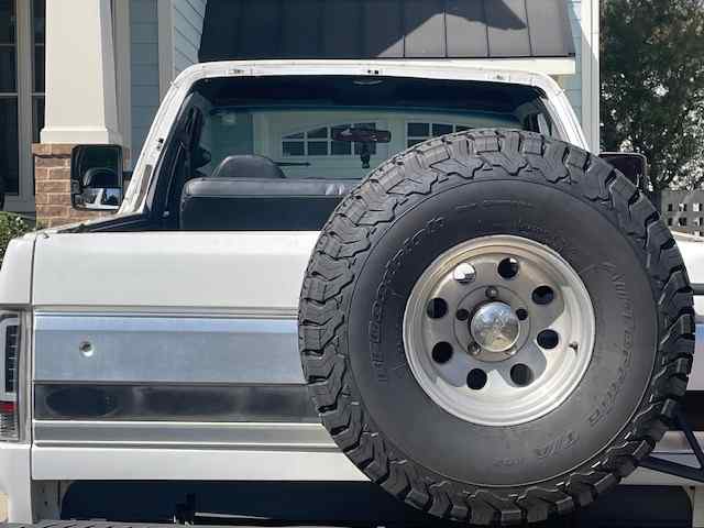 1996-ford-bronco-xlt-for-sale-01