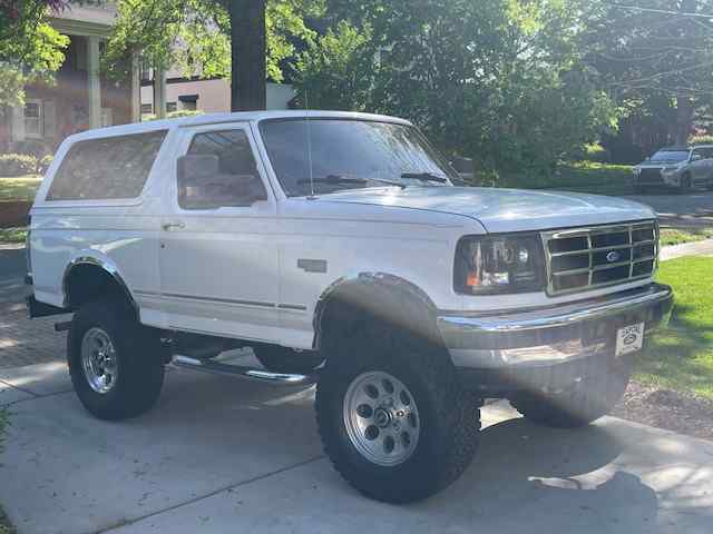 1996-ford-bronco-xlt-for-sale-03