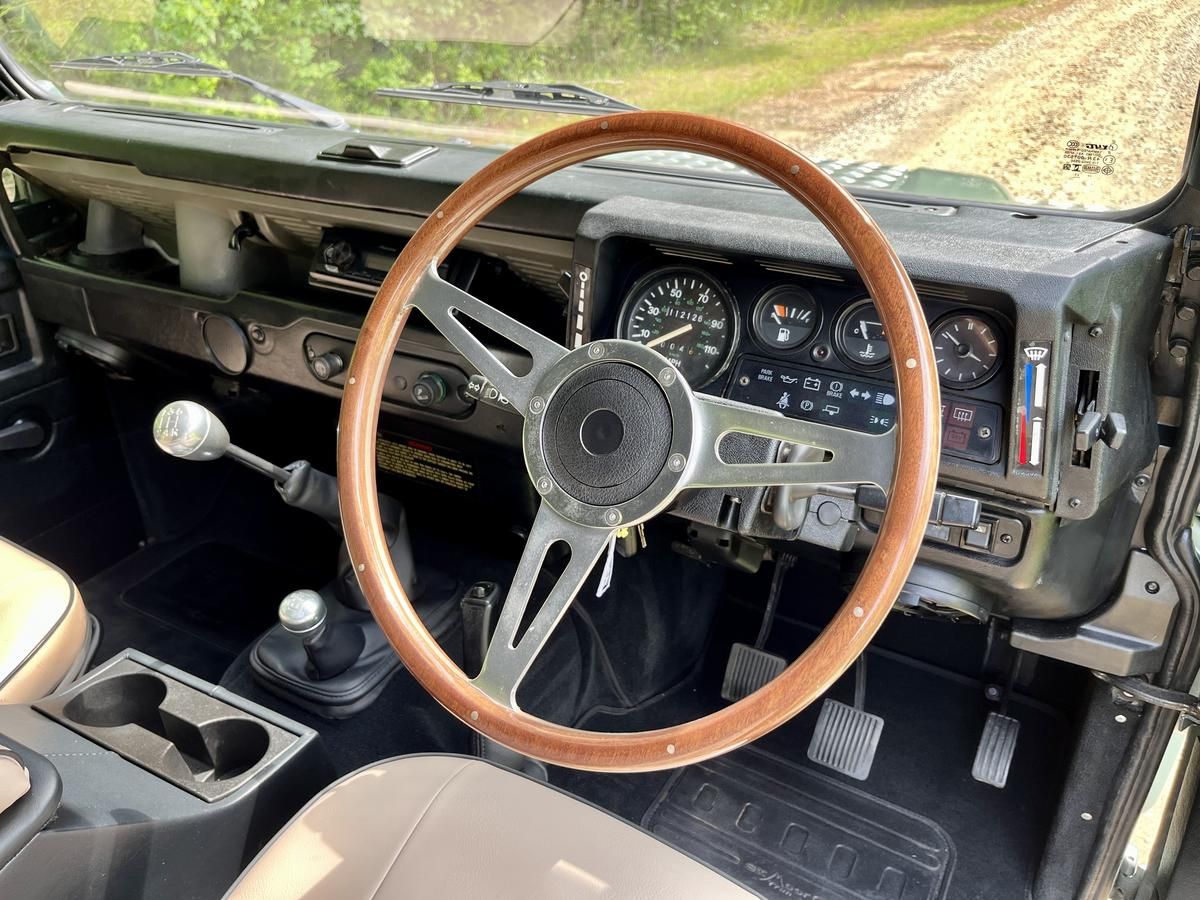 1997-land-rover-defender-110-for-sale-08