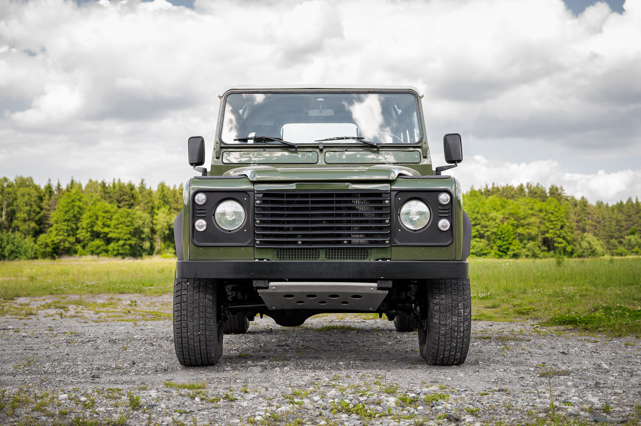 land-rover-90-uk-02