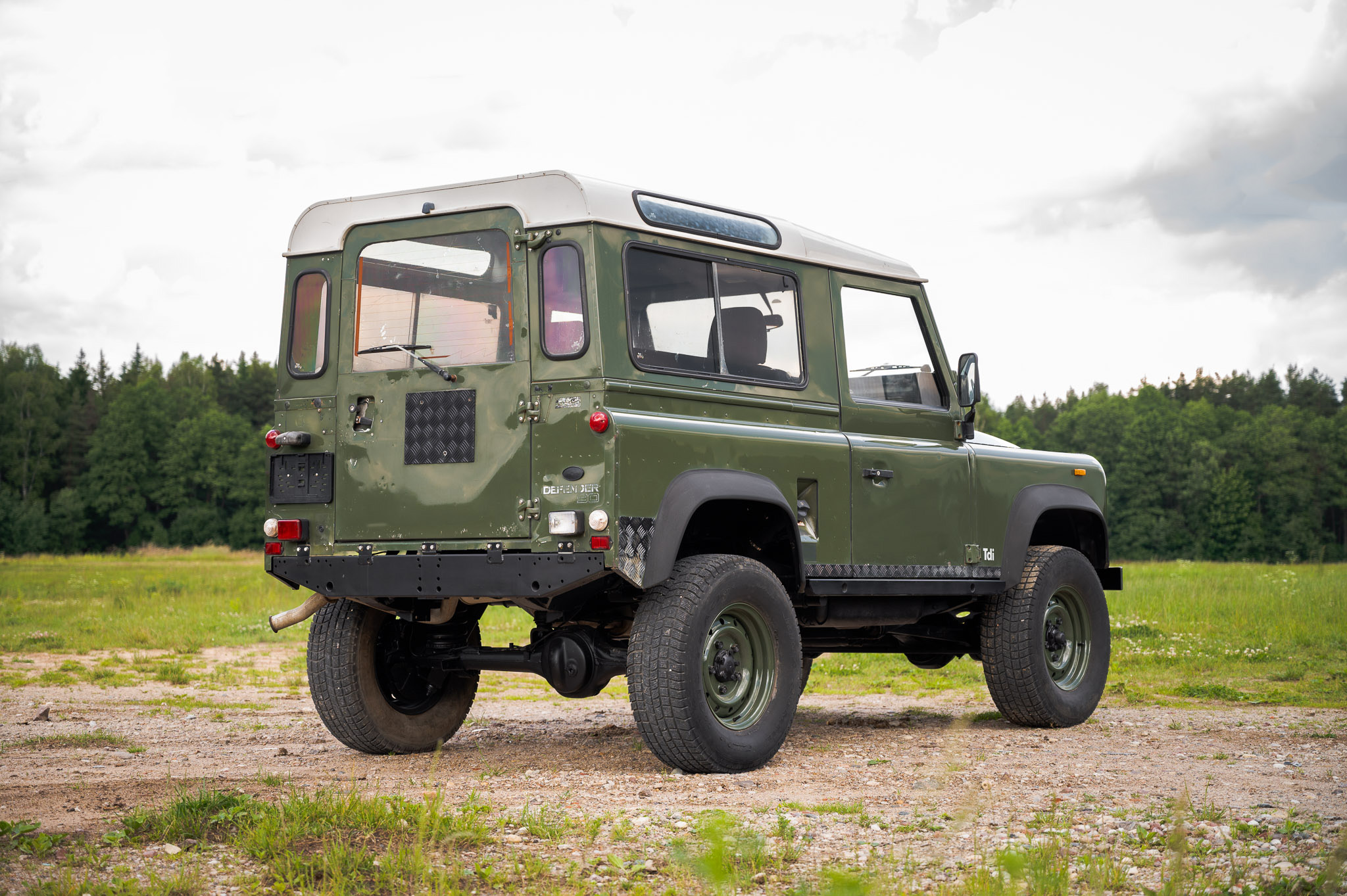 land-rover-90-uk-05