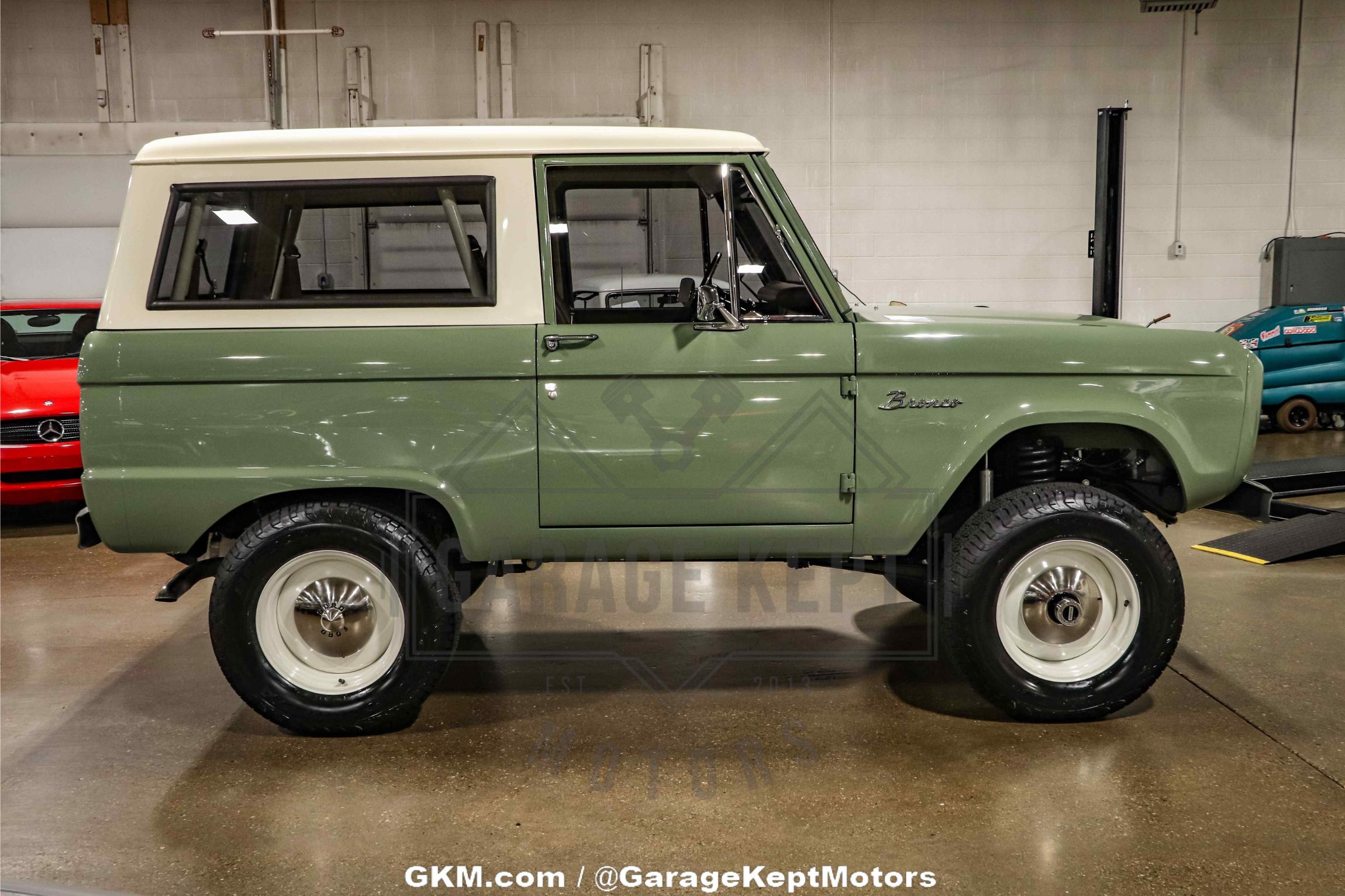 1970-ford-bronco-for-sale-garage-kept-motors-12