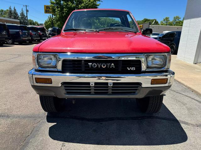 1990-toyota-pickup-for-sale-03