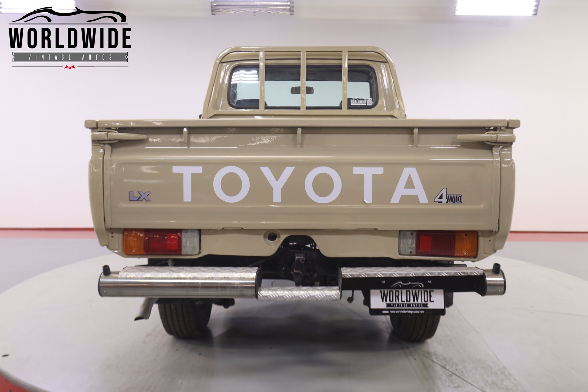 1991-toyota-fj75-land-cruiser-pickup-for-sale-09