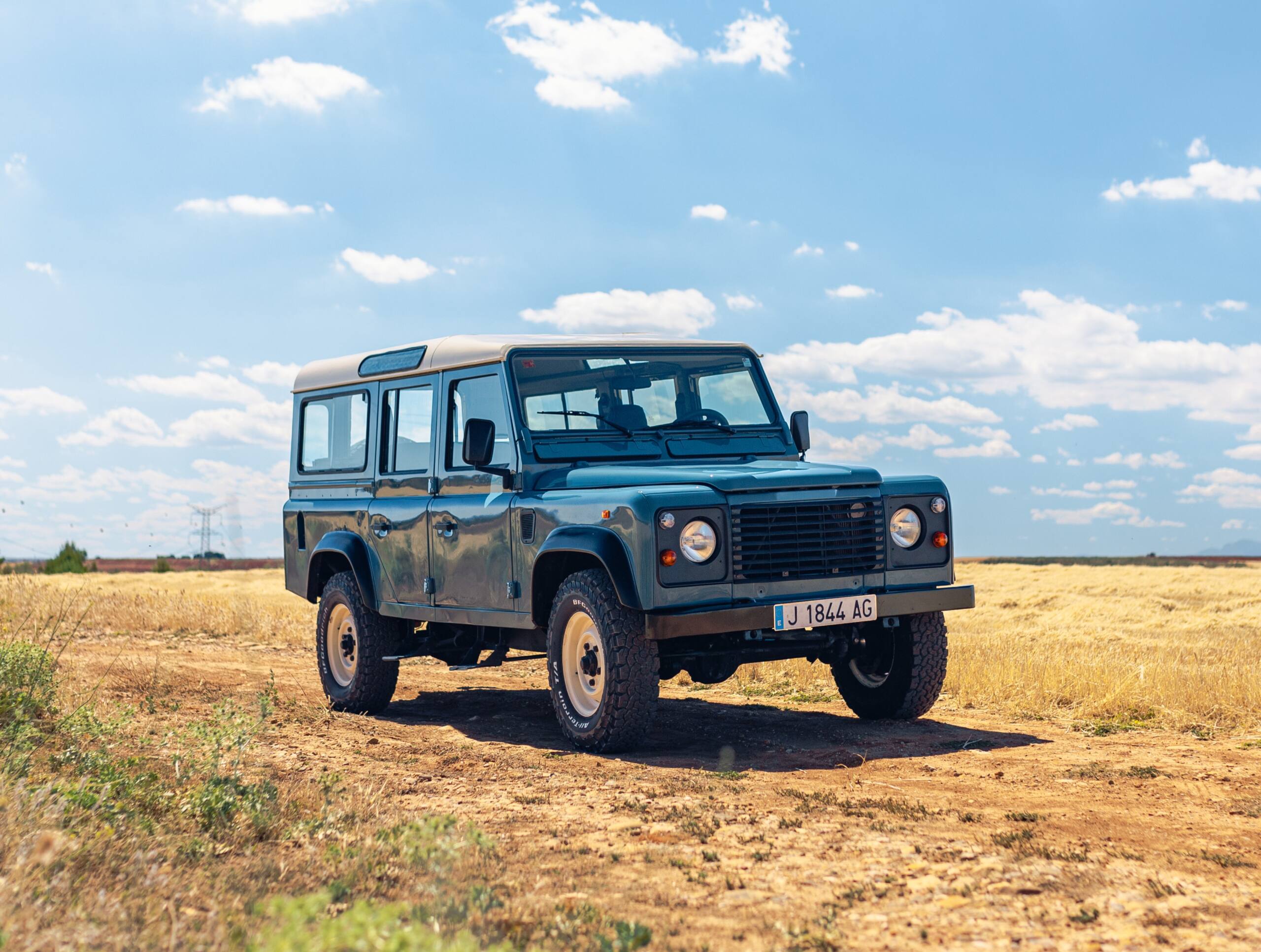 1995-land-rover-defender-110-300tdi-01