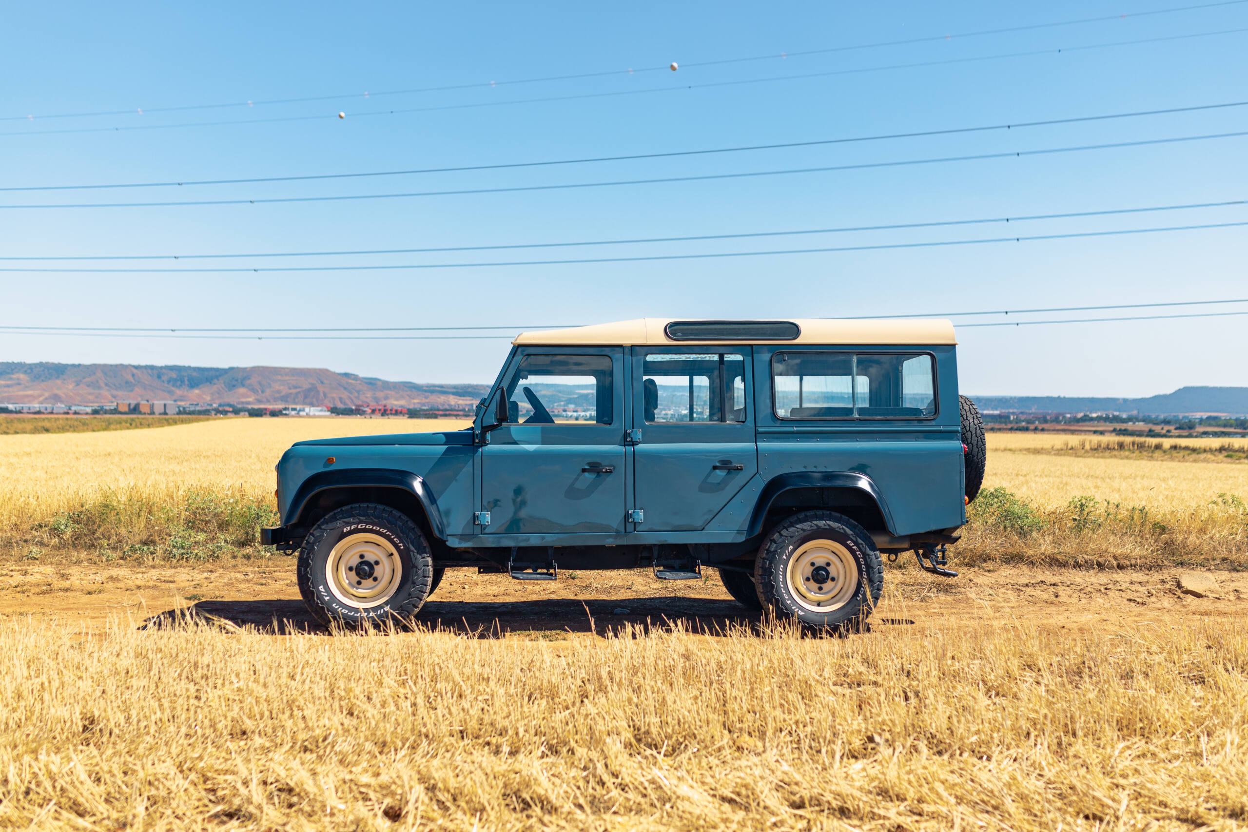 1995-land-rover-defender-110-300tdi-03