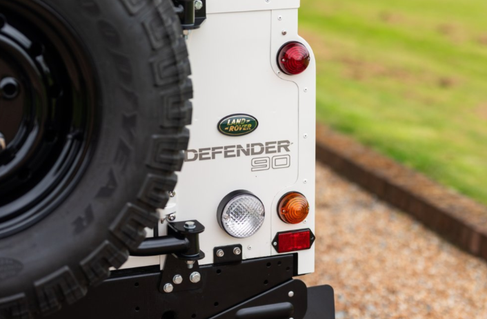 1995-land-rover-defender-90-uk-09