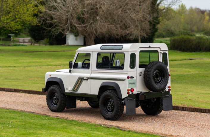 1995-land-rover-defender-90-uk-11