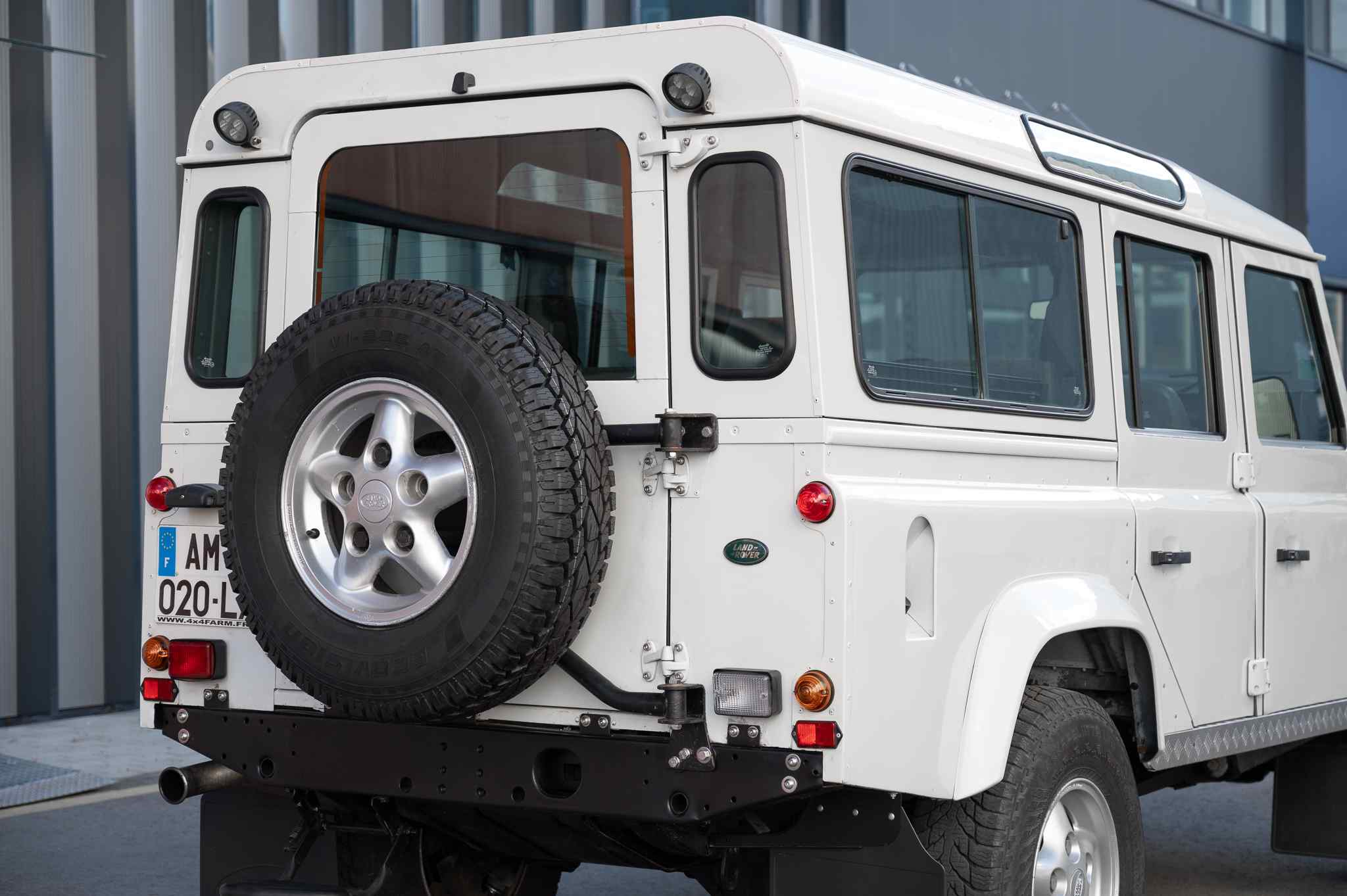 1999-land-rover-defender-110-td5-county-07 (1)