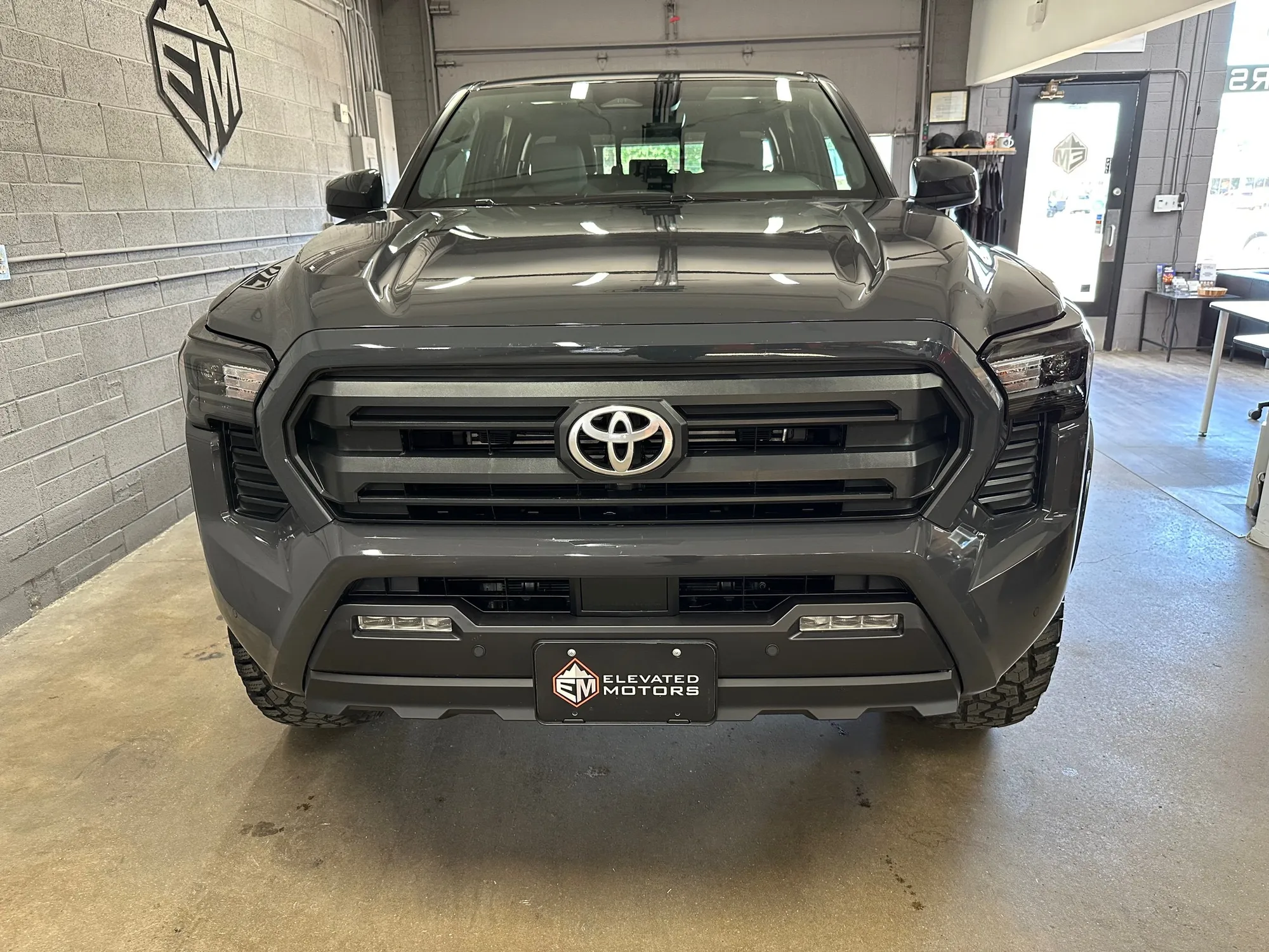 2024-toyota-tacoma-sr5-for-sale-03