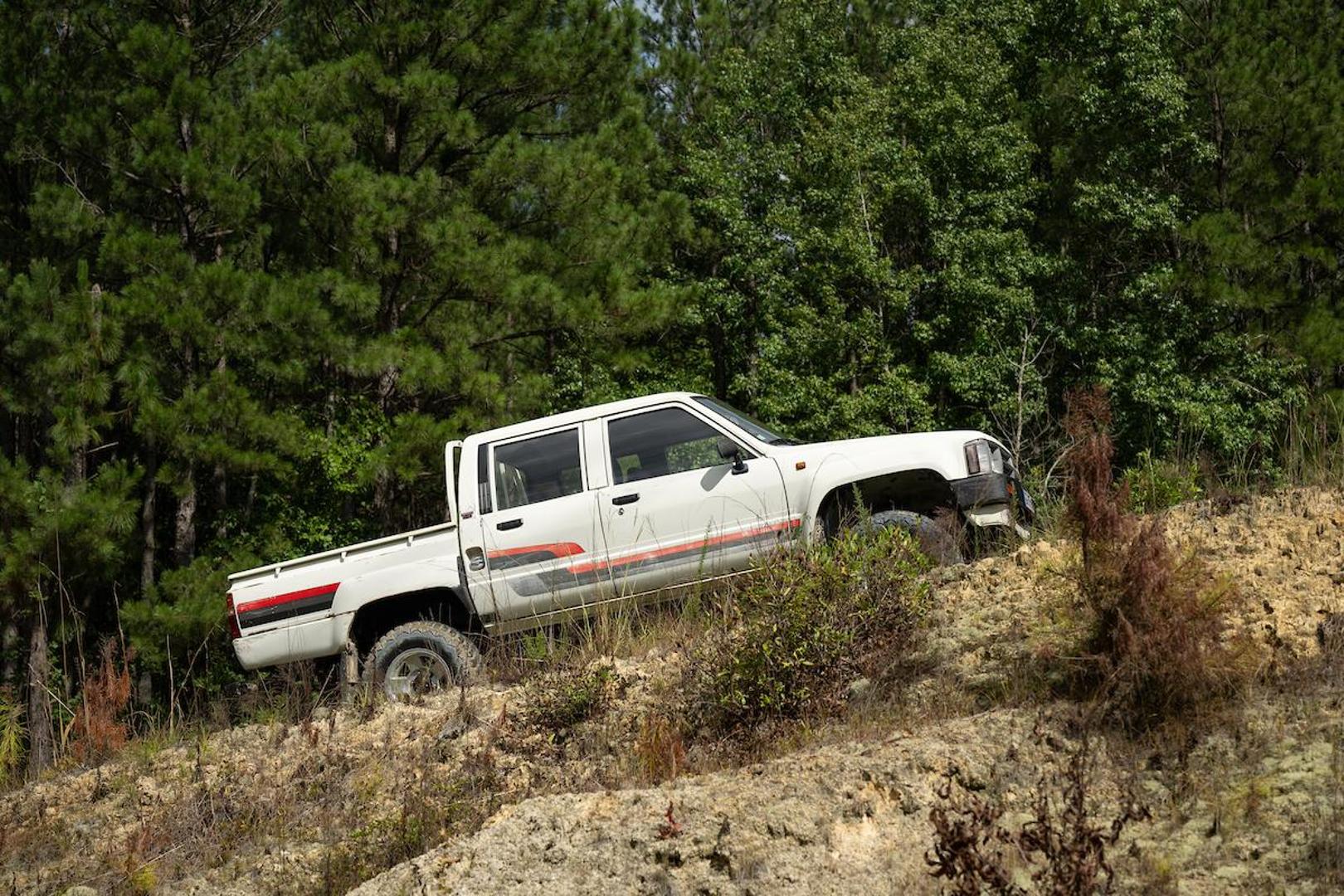 toyota-hilux-pickup-for-sale-lhd-03