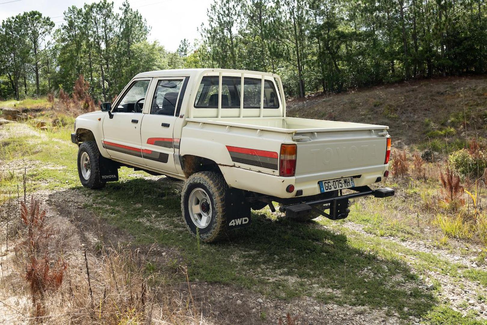 toyota-hilux-pickup-for-sale-lhd-04