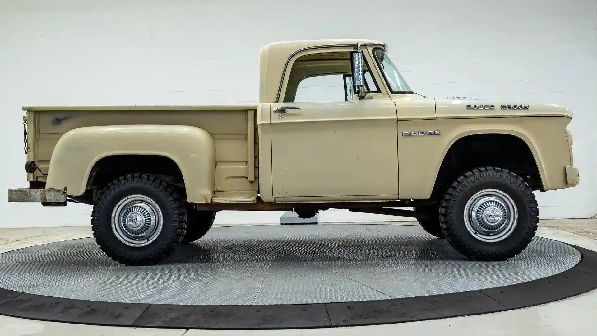 1963-dodge-power-wagon-for-sale-11