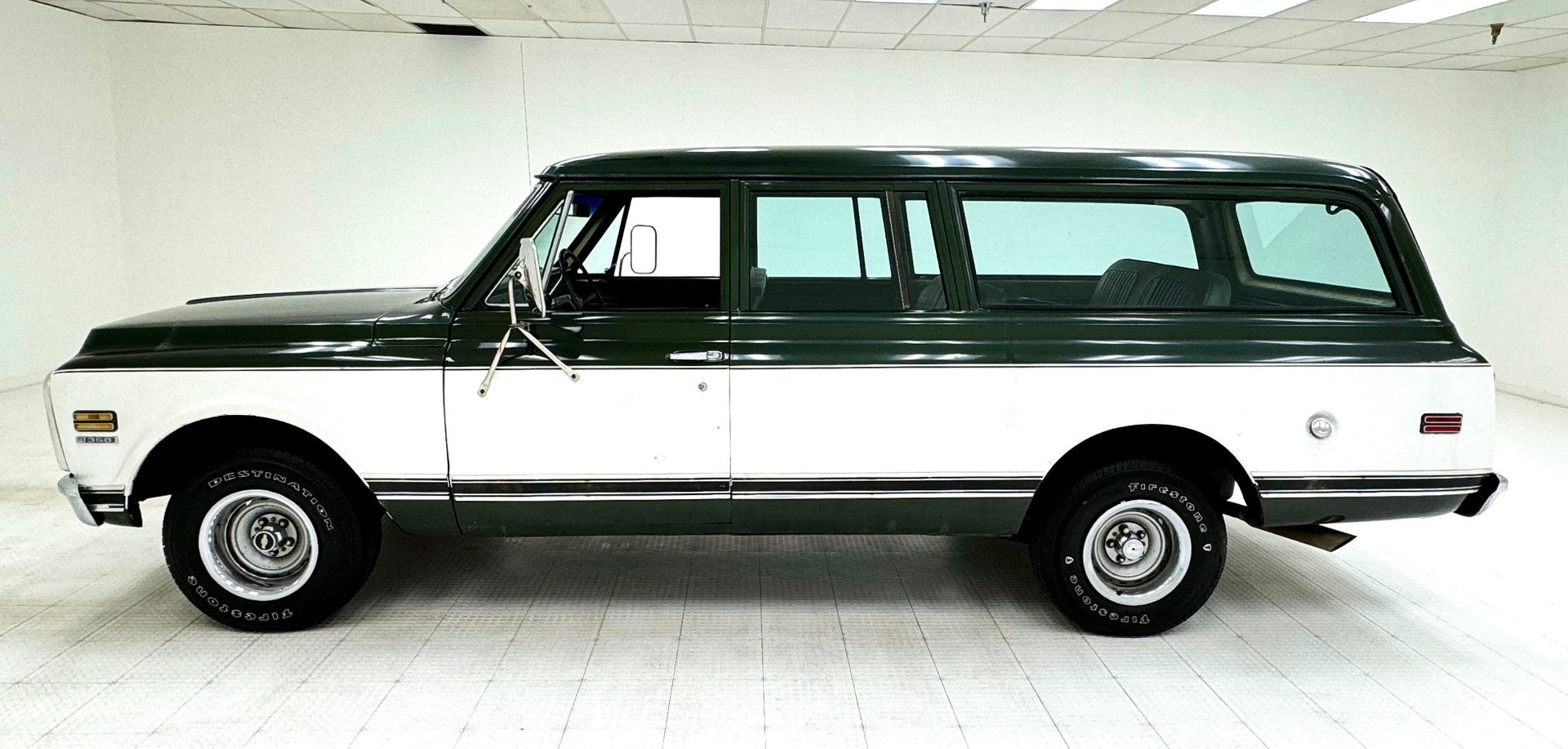 1972-chevrolet-suburban-for-sale-02