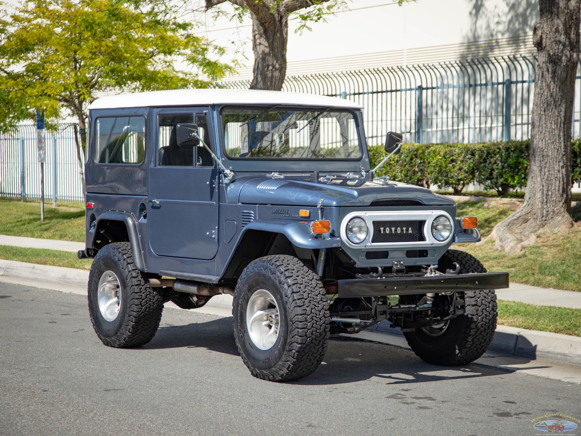 1972-toyota-land-cruiser-fj40-for-sale-23