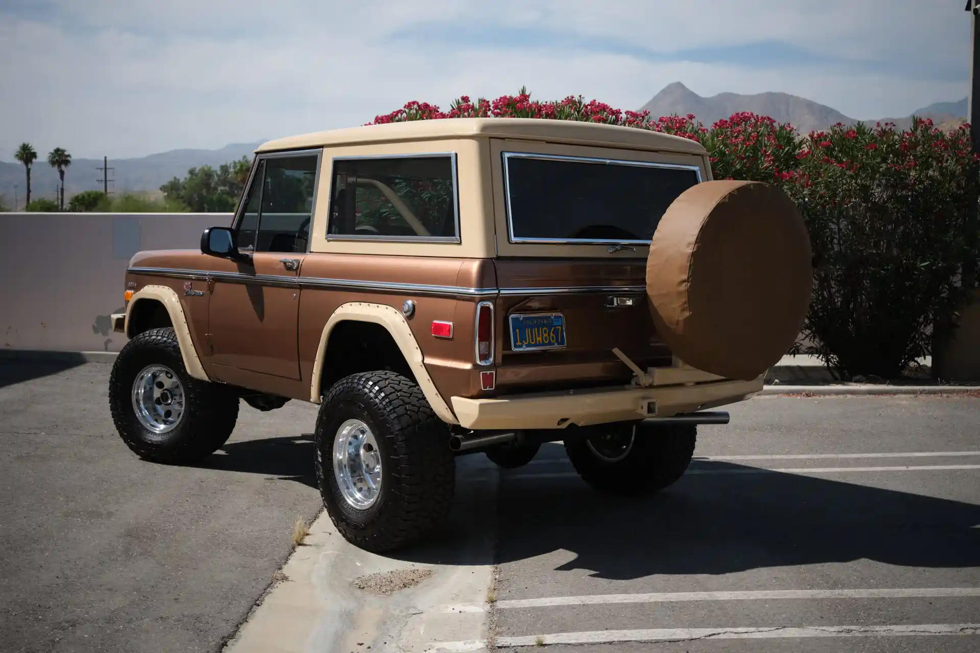 1973-ford-bronco-sport-for-sale-03