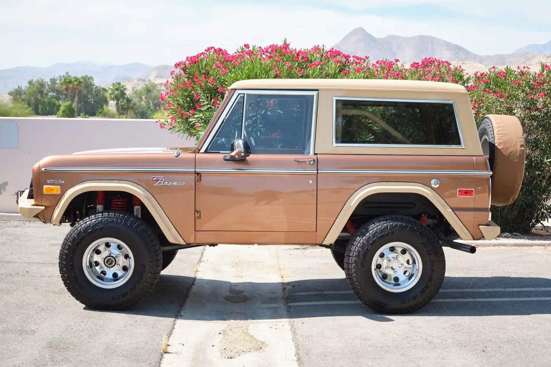 1973-ford-bronco-sport-for-sale-04