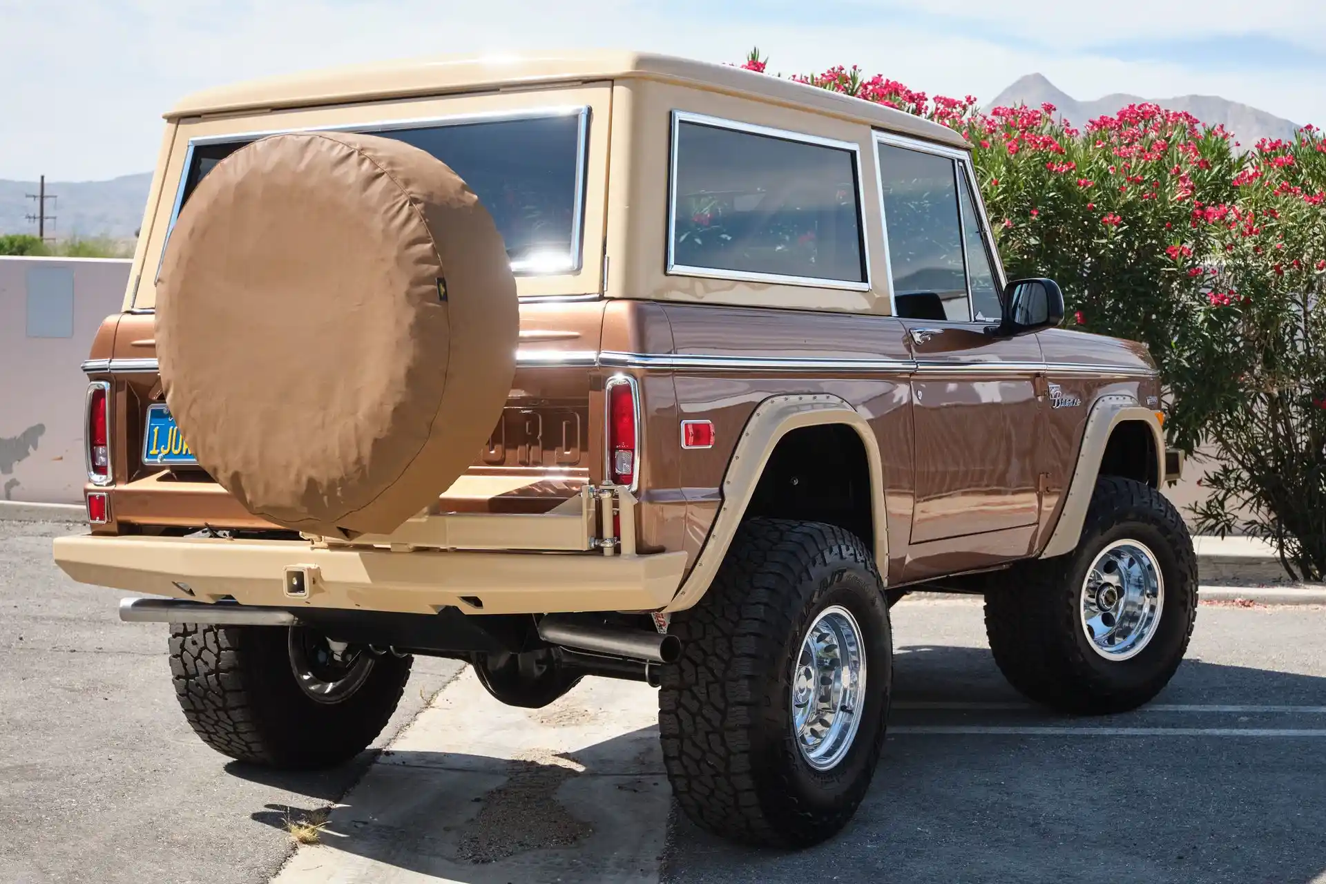 1973-ford-bronco-sport-for-sale-08