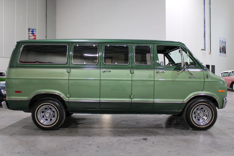 1977-dodge-b-200-van (1)